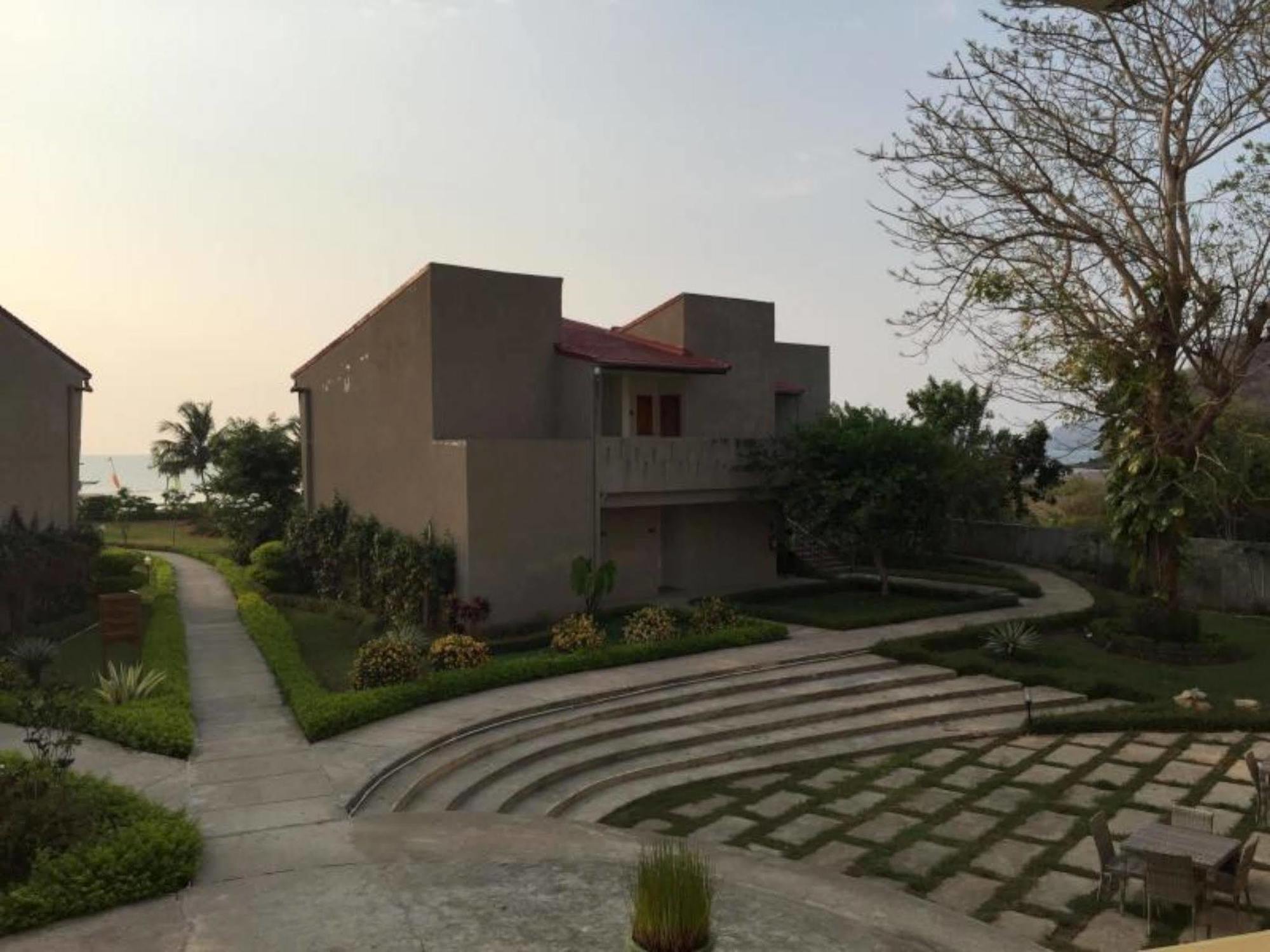 Luwansa Beach Resort Labuan Bajo Eksteriør billede