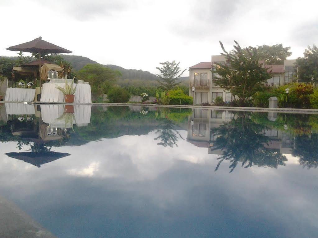 Luwansa Beach Resort Labuan Bajo Eksteriør billede