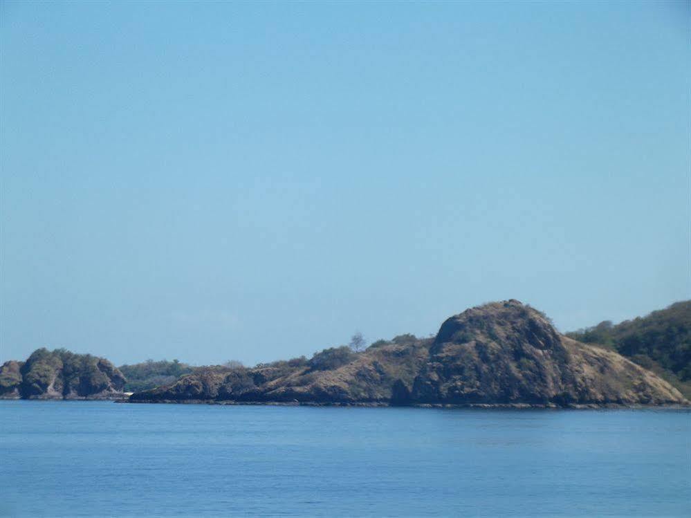 Luwansa Beach Resort Labuan Bajo Eksteriør billede